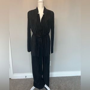 NWT Black Pleated Pantsuit with belt. 2-piece set of wide leg pants and blazer